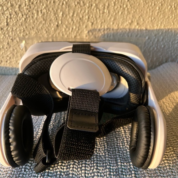 Arcadia Virtual Reality Headset 360 white and black NEW NIB - Picture 13 of 13